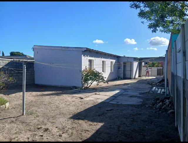 3 BEDROOM HOUSE FOR SALE IN ATLANTIS